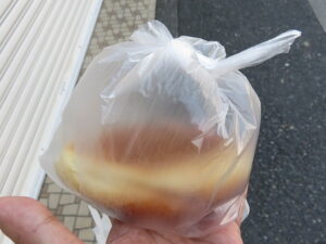 とろけるクリームパン：アミール
