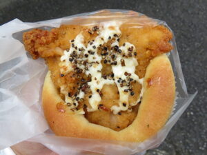 The チキン：セイジツベーカリー