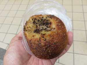 じゃがベーコンのパン：ブーランジェリーロア