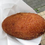 揚げカレーパン：ライオンベーカリー