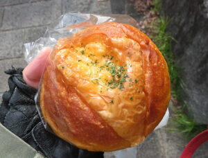包み焼きハンバーグフォカッチャ：志津屋