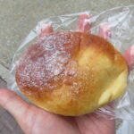 クリームパン：パンやきどころRIKI