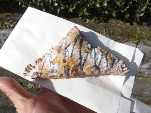 バナナ香るチョコパイ：進々堂