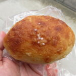 バカンスの塩パン：ベーカリーバカンス