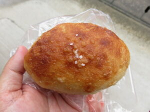 バカンスの塩パン：ベーカリーバカンス