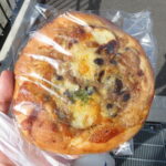 きのことじゃがいものオニオンフォカッチャ：志津屋京阪三条店
