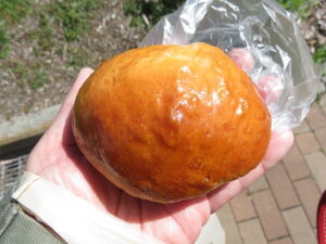 クリームパン：じゃがぱん