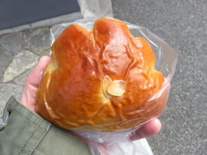 王様のクリームパン：石窯パン工房マナレイア