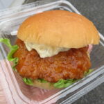 チキン南蛮バーガー：小麦の郷ライフ伏見深草店