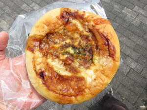 お好み焼き風パン：志津屋