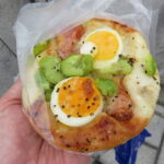 そら豆ベーコンエッグフォカッチャ：ヴィドフランス桂店