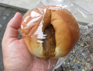 焼きカレーパン：ササキパン本店