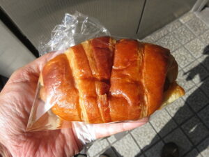 サクサクウインナークロワッサン：志津屋