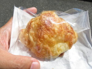 濃厚チーズのクロワッサン：小麦の郷