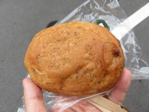 紅茶とホワイトチョコ：BULL BREAD