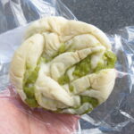 ずんだあんぱん：小麦の郷ライフ伏見深草店