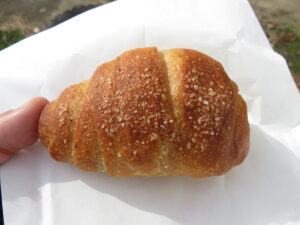 塩パン：カノアベーカリー