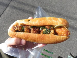 若どりの竜田揚げフォカッチャサンド：ルボワール