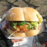 甘辛チキンフィレバーガーサンド：進々堂三条河原町店