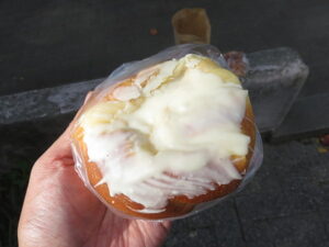 ホワイトチョコクリームパン:ヒムン