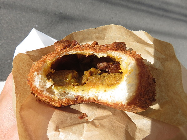 カレーブレッド:SCHOOL BUS COFFEE BAKERS