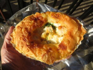 ガーリック香るチキンクリームシチュー~シュクメルリ風~:志津屋