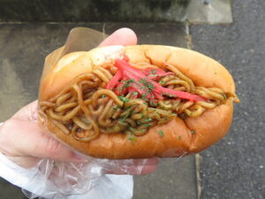 焼きそばパン：ブーランジェリーitsuki