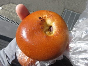 やきいもあんぱん：ぱんのしろいぬ