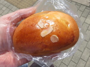 クリームパン：製パン福麦