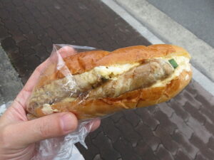 オクラの肉巻きたまごドッグ：ケンブレッド