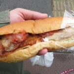 揚げ鶏のドッグパン：サンポッポベーカリー