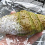 ホワイトチョコ抹茶クロワッサン：志津屋京都駅店
